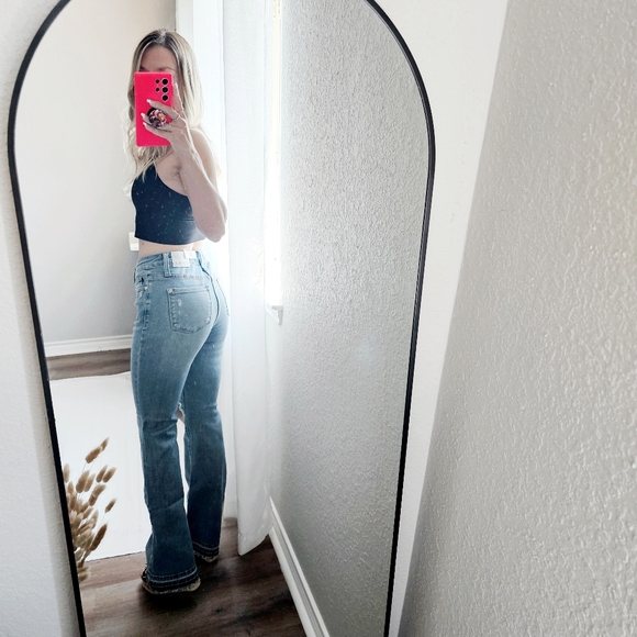 Judy Blue Mid Rise Med Wash Released Shadow Hem Bootcut Jeans Regular Plus NEW - Picture 14 of 16